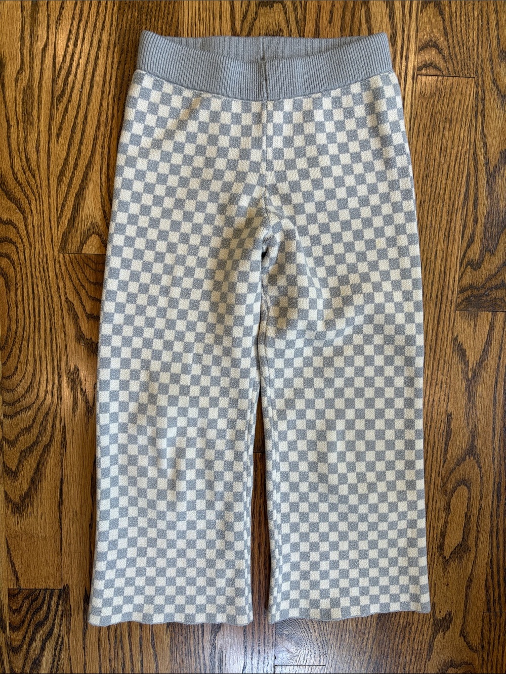 Rylee + Cru grey and white checker knit wide leg pants, size 6-7. Excellent cond